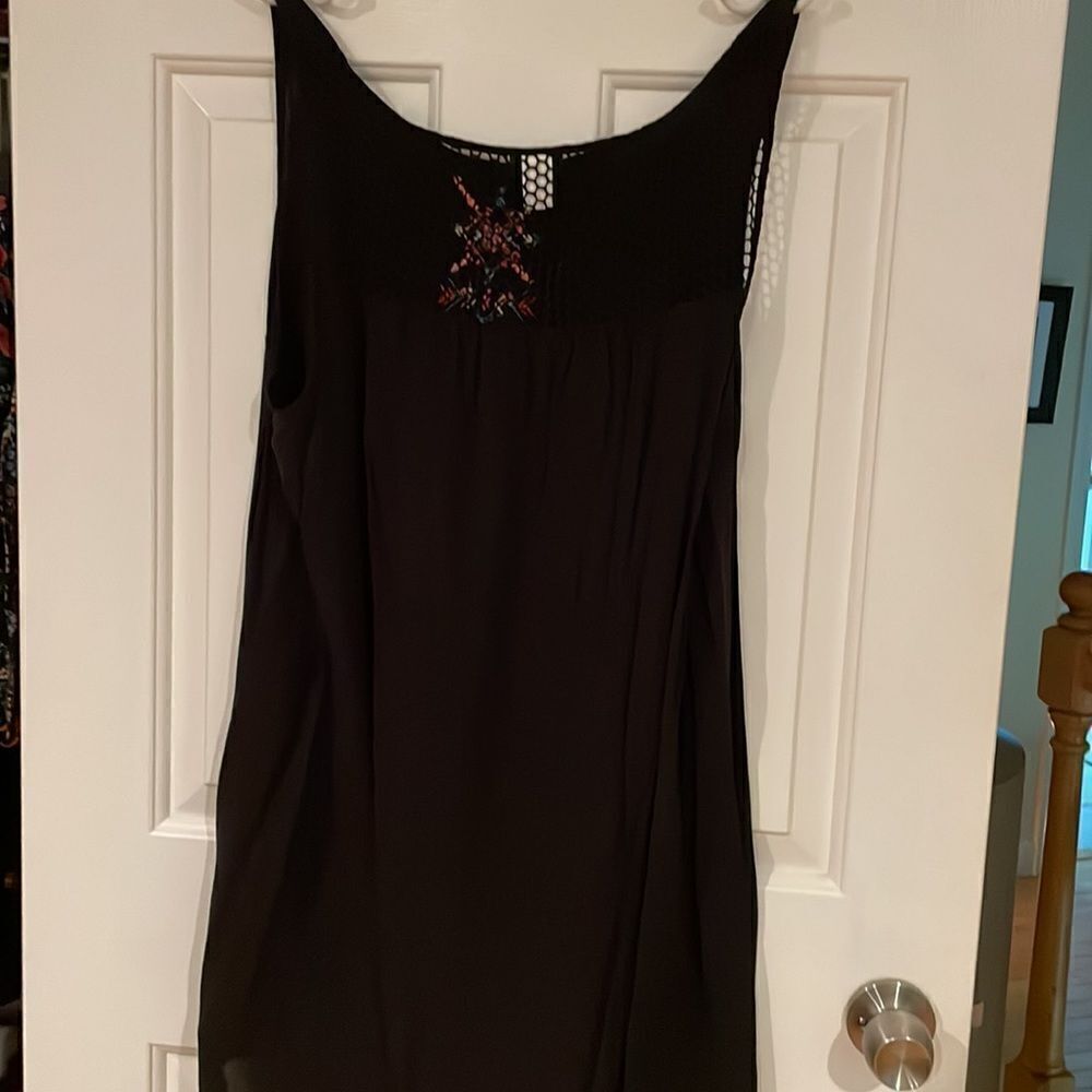 Torrid Aztec-y Flowy top 🌻 - Picture 8 of 9